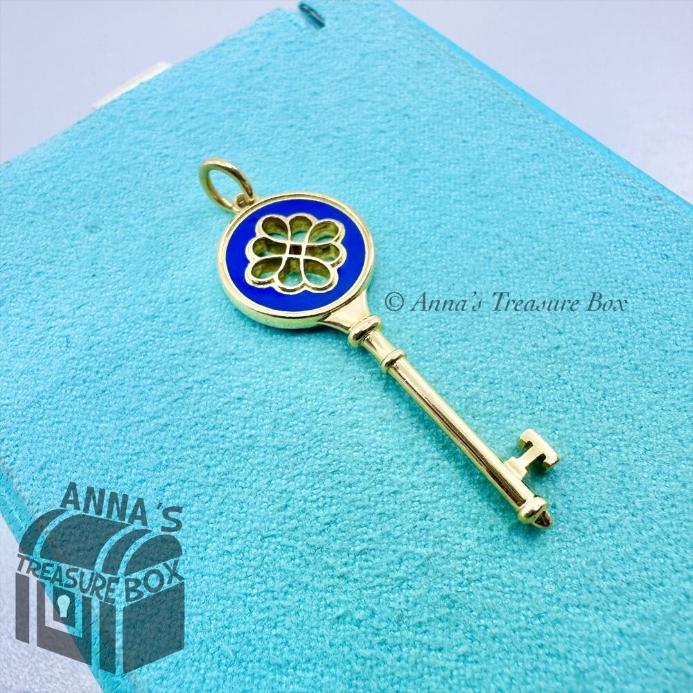 Tiffany & Co. 18K Yellow Gold Navy Enamel Knot 1.75" Key Charm (box, pch, rbbn)